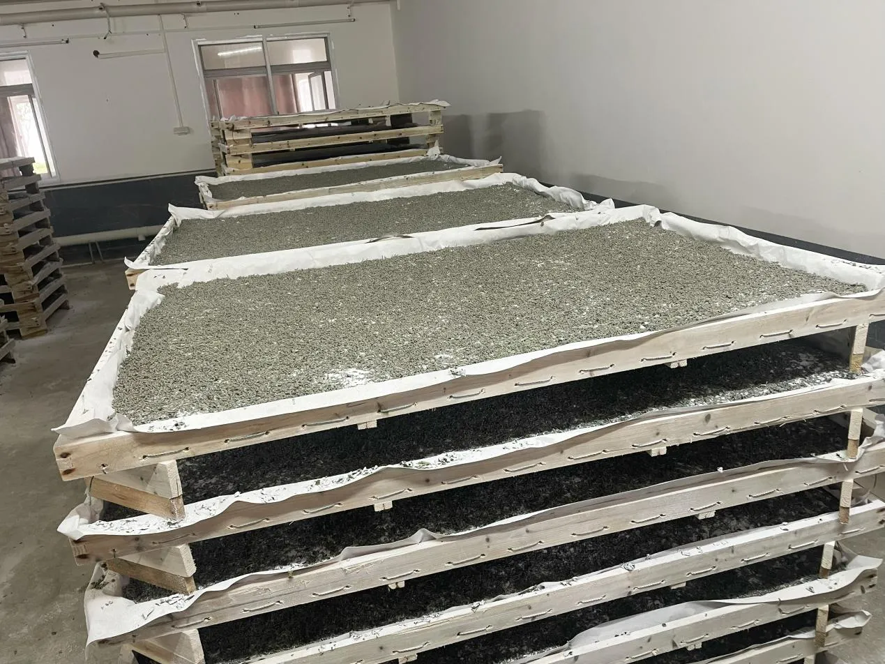 Quy trình 4 bước xử lý trứng tằm trước khi vào nong: Kiểm tra bao bì → Bảo quản đúng cách → Ấp đúng nhiệt độ → Đánh giá tỷ lệ nở